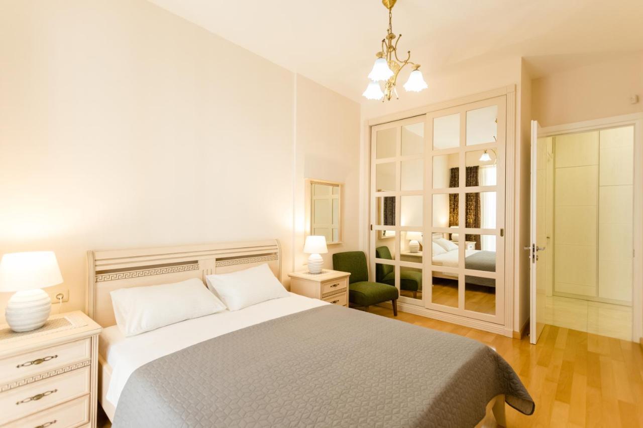 Serviced Apartment On Rustaveli Avenue 16 Tbilisi Exterior photo